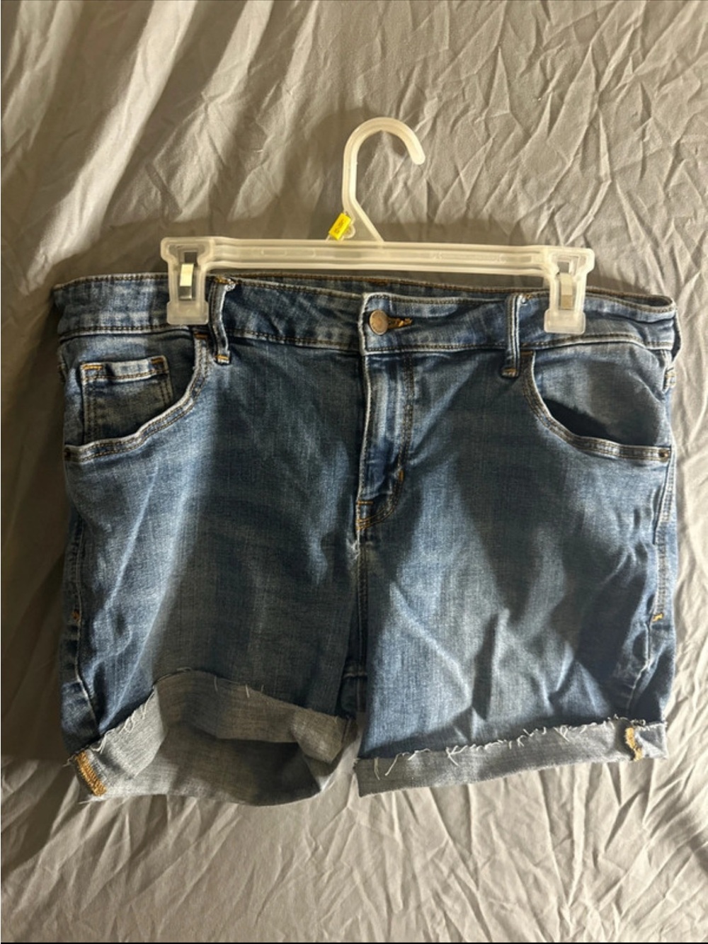 Old Navy Classic Mid-Wash Denim Women’s Shorts
